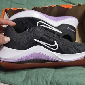 Nike Black and Lavender Women's Athletic Sneakers